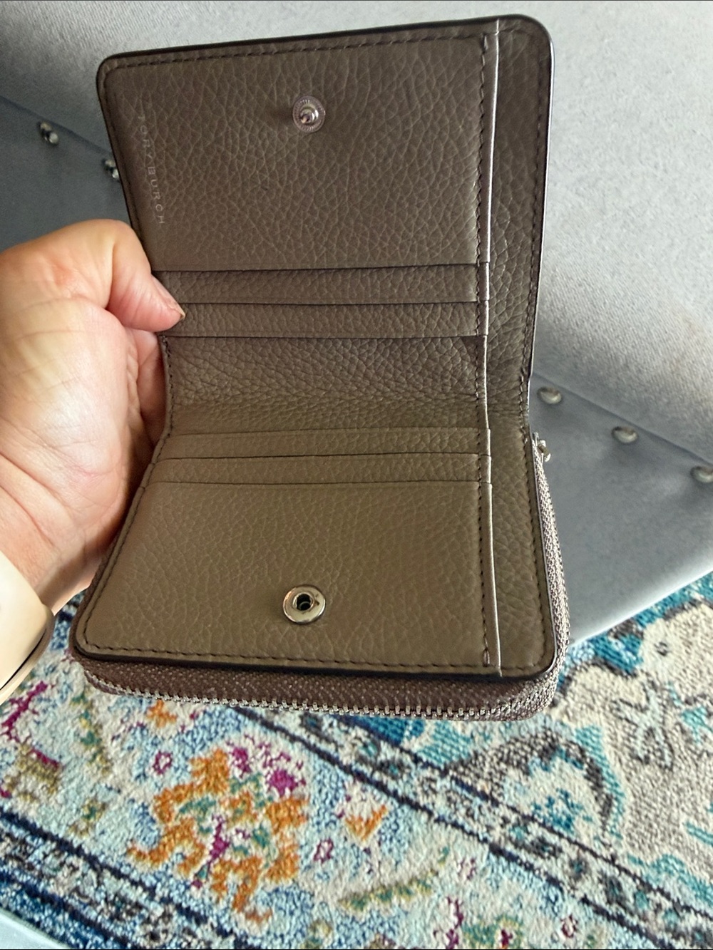 Tory Burch Pebbled Leather Compact Card Case in Taupe - Picture 2 of 4